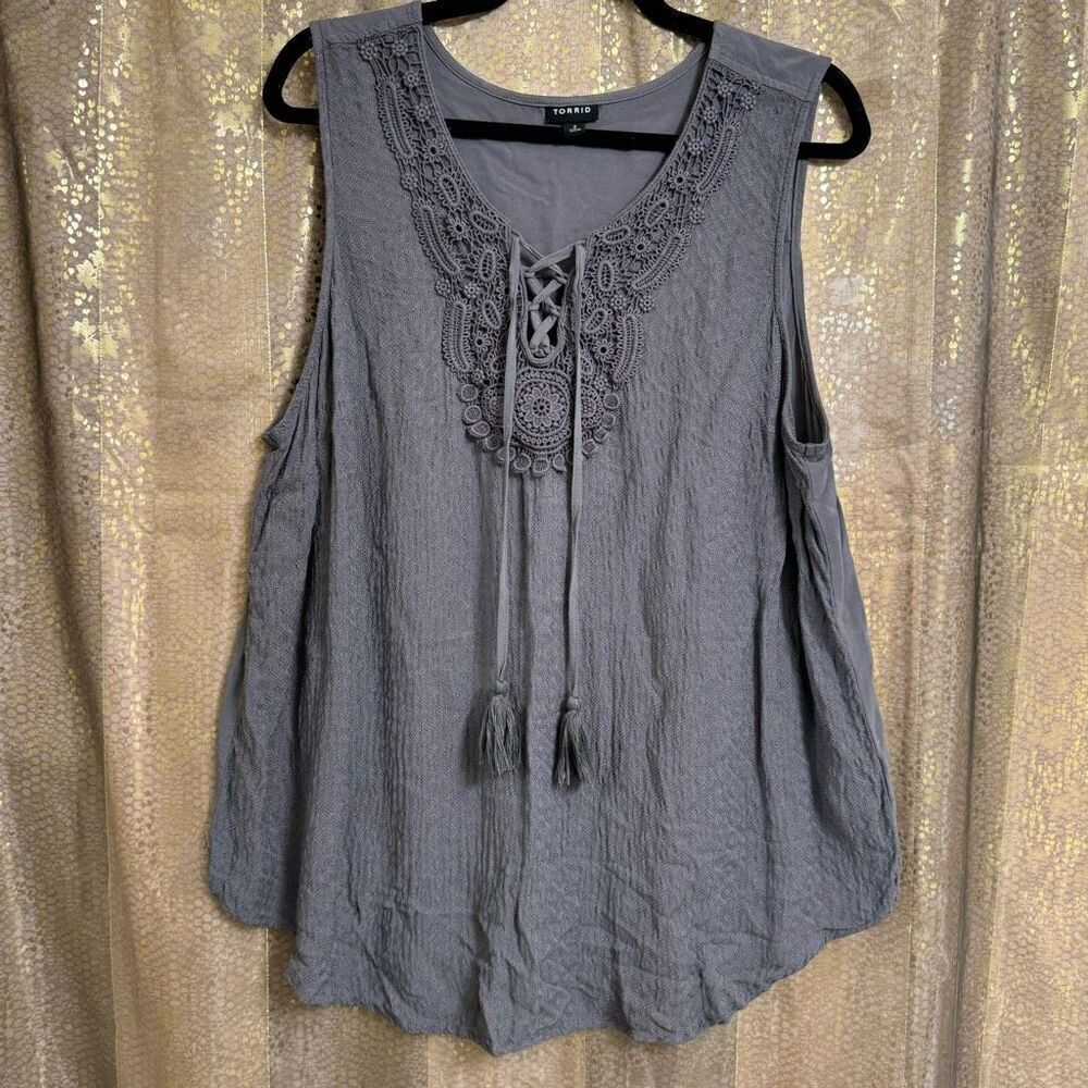 Torrid Gray Textured Woven With Challis Back Crochet Tank 2 2X 18/20